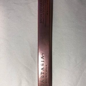 BRAND NEW ANASTASIA BROW DEFINER